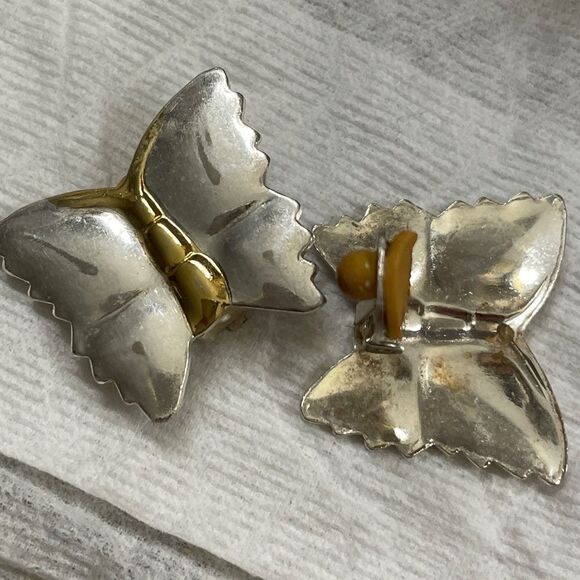 Butterfly silver vintage clip on earrings lightweight detail scallop wings EUC - Picture 3 of 7